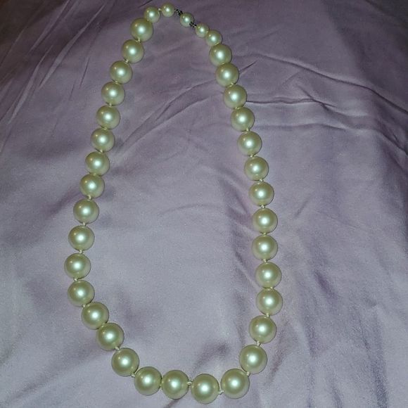 Vintage Large White Champagne Faux Knotted Pearl Strand Beaded Necklace 24”‎ - Picture 4 of 7